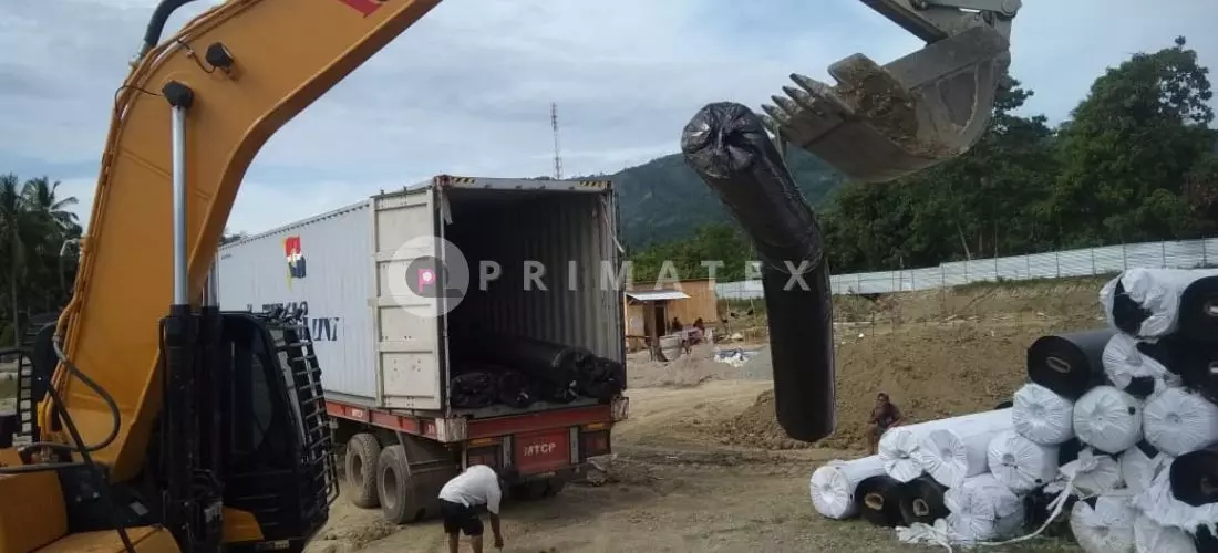 Jual Geotekstil Per Roll_ Solusi Praktis untuk Proyek Infrastruktur Anda! (1)