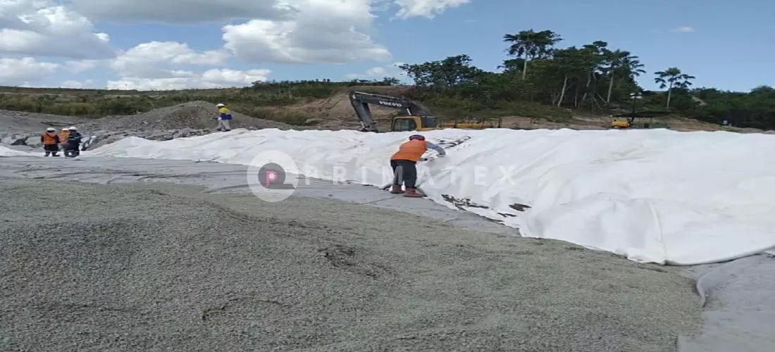 Jual Geotextile untuk Proyek Tanggul_ Solusi Andal dan Aman dalam Konstruksi Pertahanan Pantai (1)