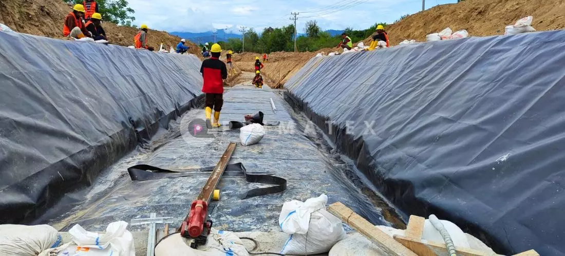 Harga Geomembrane Per Meter_ Panduan Terbaru dan Perbandingan Harga Produk Geomembrane (1)